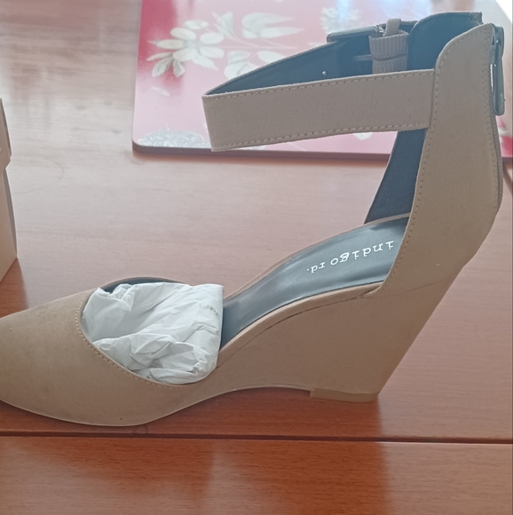 NWT Indigo Rd size 10 shoes - Picture 1 of 7